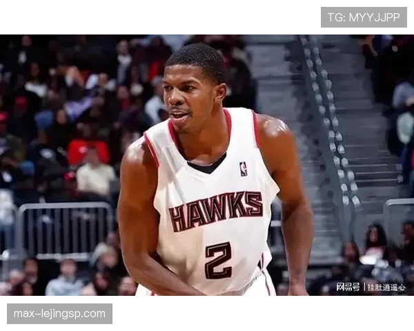 乔·约翰逊无球单打效率提升，关键回合主导进攻