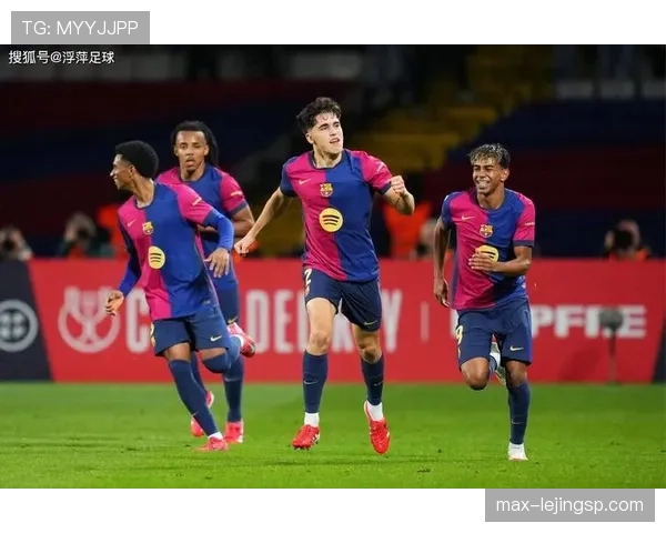 巴萨中场失控表现频现，赛季中期问题逐步显现，球队稳定性面临考验