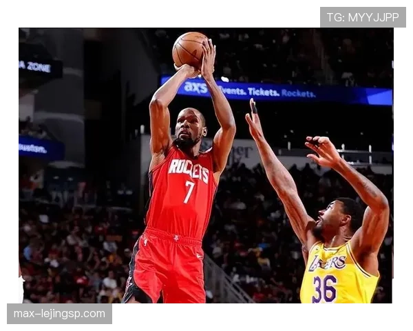 戴维斯挡拆为詹姆斯制造空间效率提升