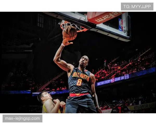 德怀特·霍华德挡拆刷新篮板贡献，内线强攻显著拉开差距