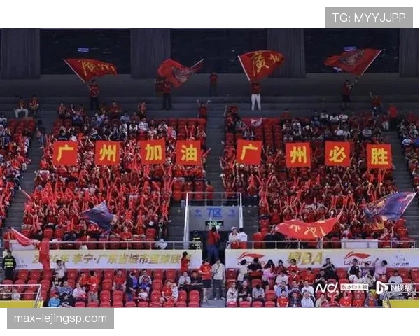 广州队在近期主场比赛中展现出稳中有升的防守状态，并在中场控制环节有阶段性改善